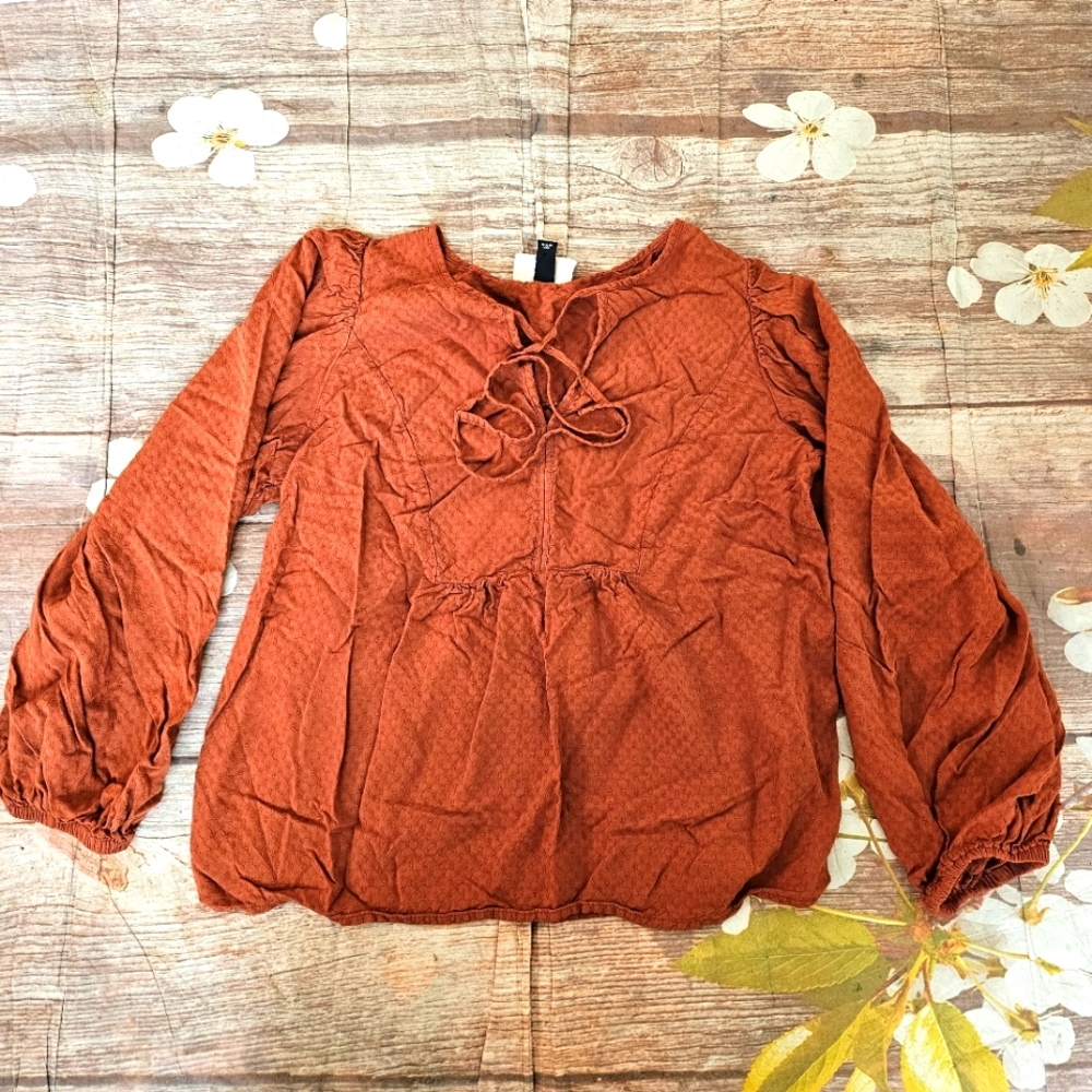 Universal Thread bohemian top